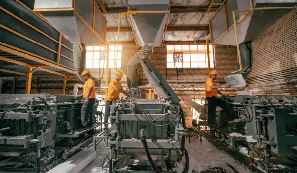 استانداردها و الزامات قانونی مرتبط با ایمنی فوم سقفی